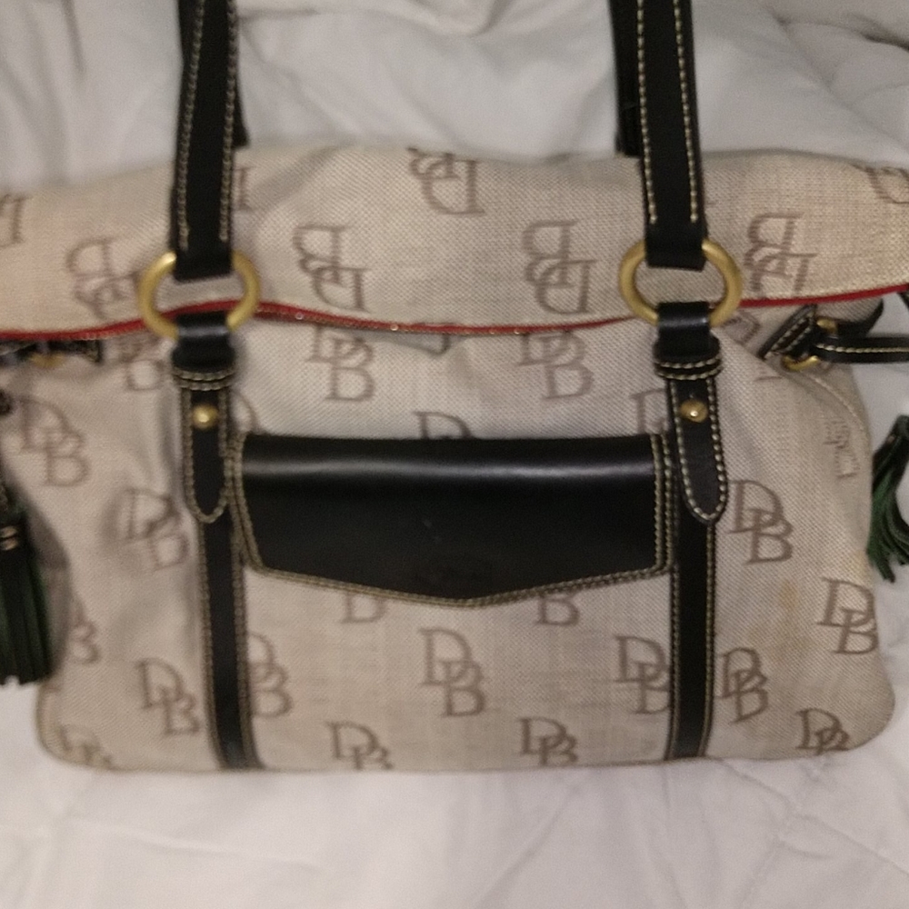 Dooney & Bourke purse like new